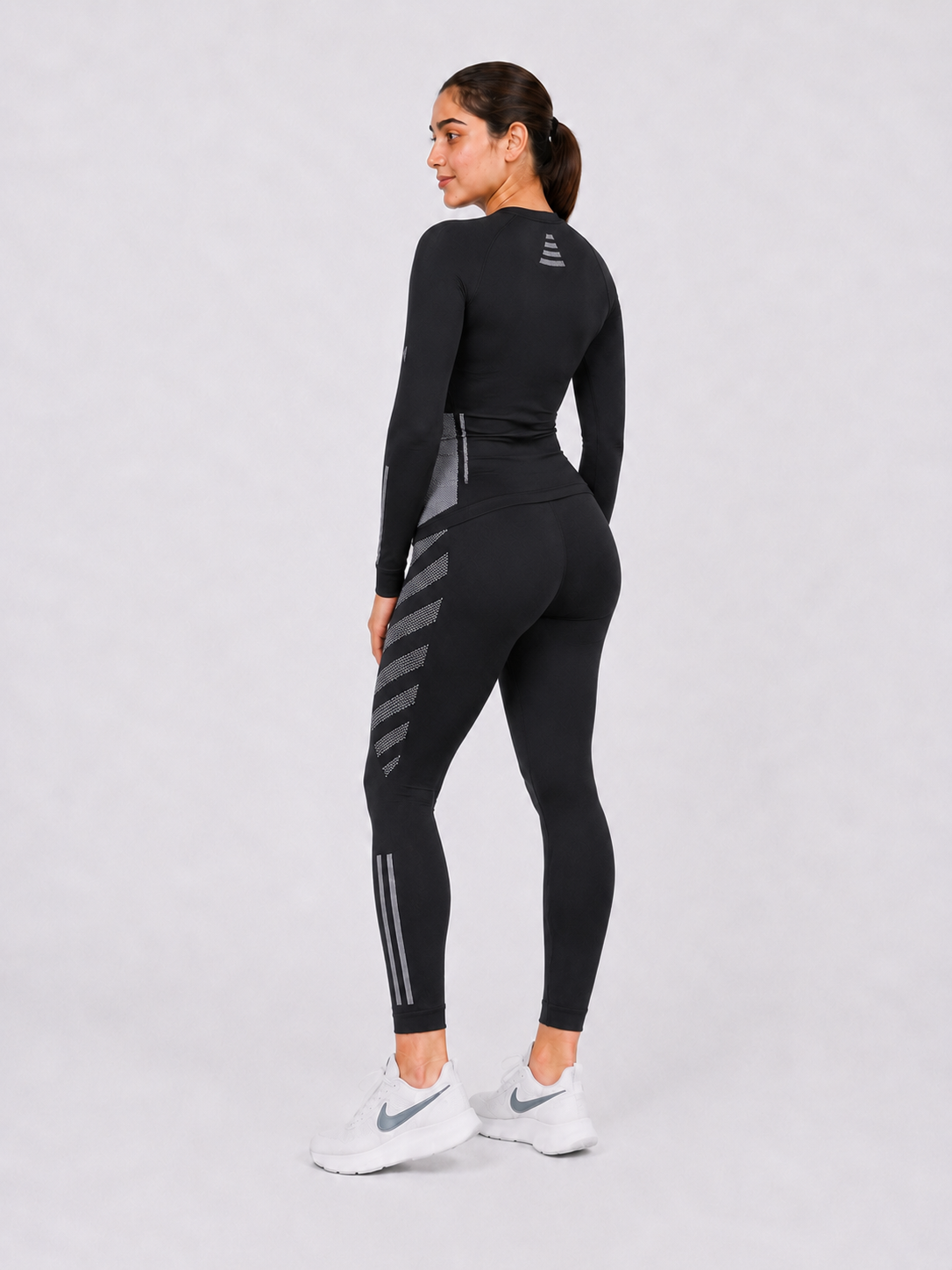 Caliphe Seamless Baby Soft Dry Fit Women's Suit - Black